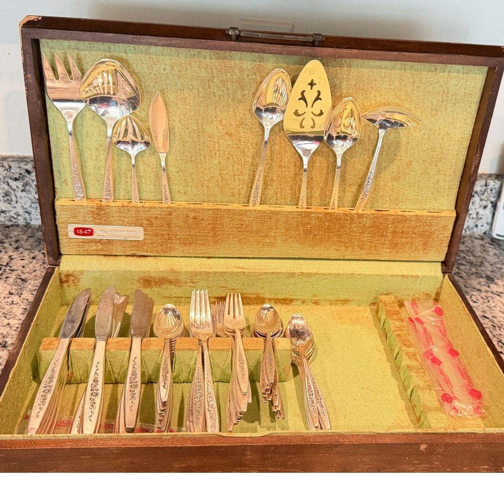 1847 Rogers Bros Silver Fashion Flatware Set International Silver Co/Chest 78 Pz - Picture 11 of 15
